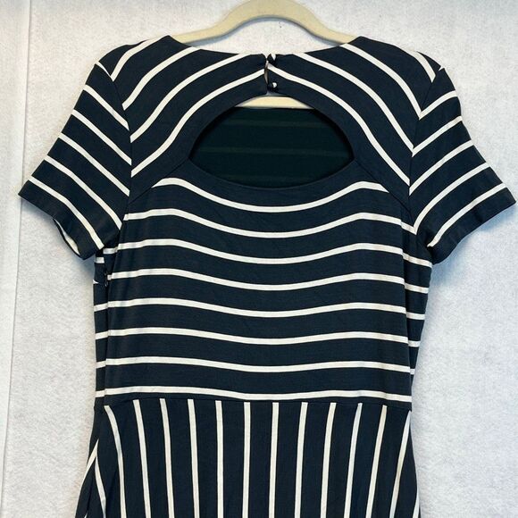 LOFT Knee Length Dress Sz 8 Blue White Striped Fit & Flare Short Sleeve Cut Out - Picture 10 of 13